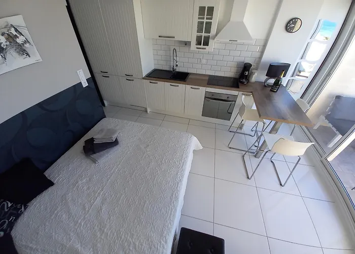 Village Naturiste Cap D'agde Rte 69 *